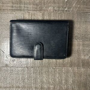Louis Vuitton Epi Leather Kisslock Wallet